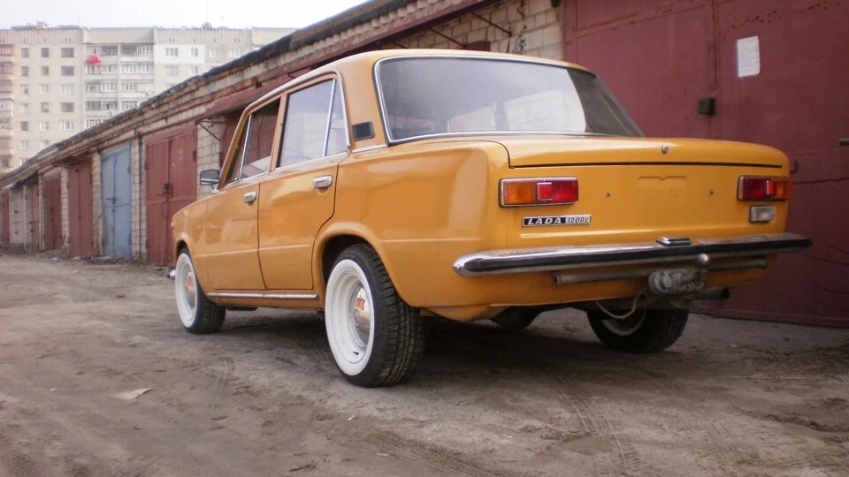 Lada 2101 золота охра 2