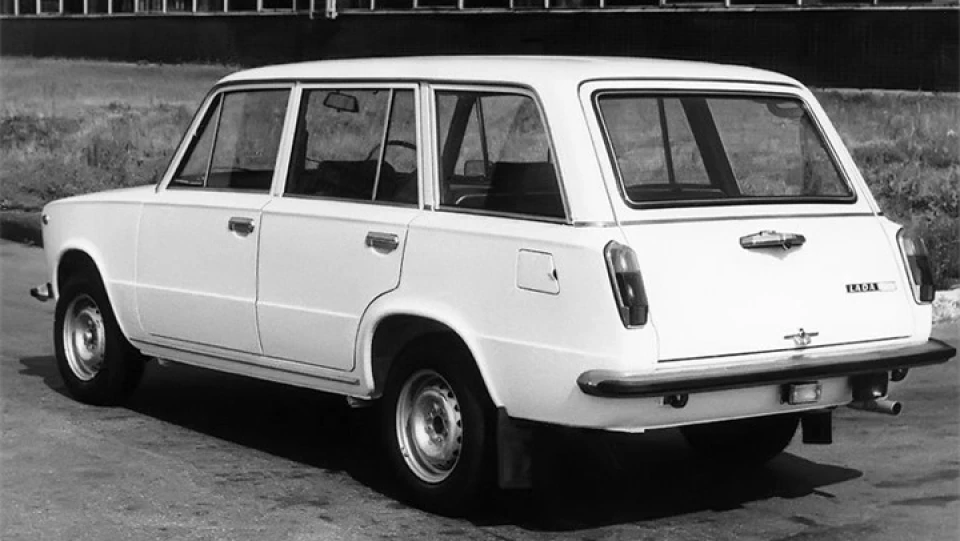 Lada 2102