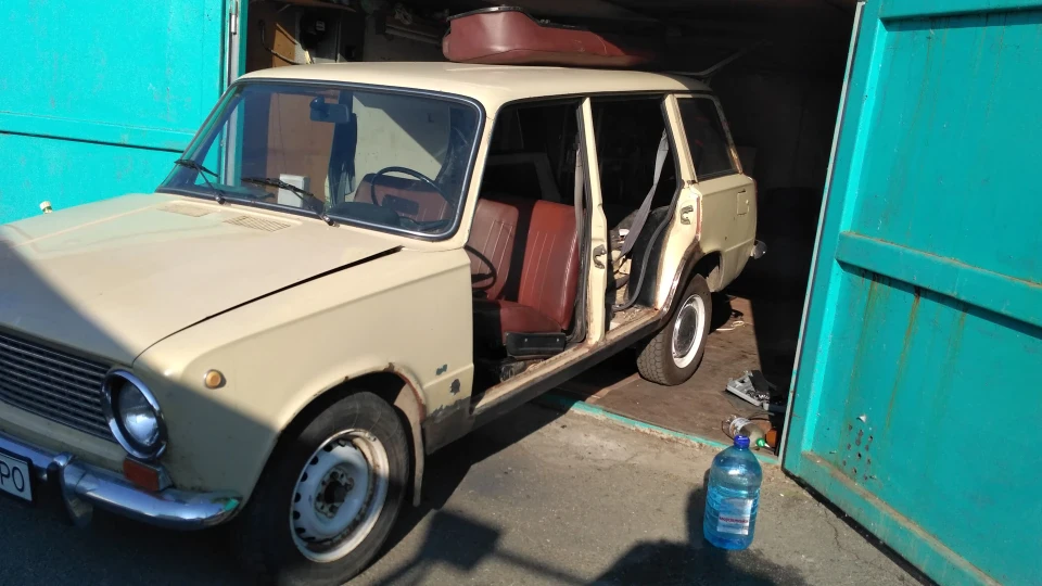Lada 2102 4