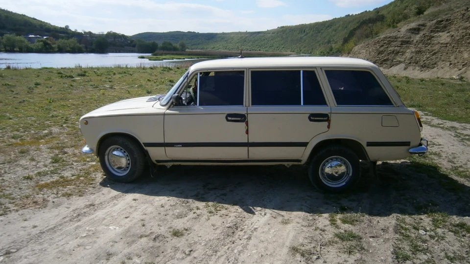 Lada 2102 '75 3