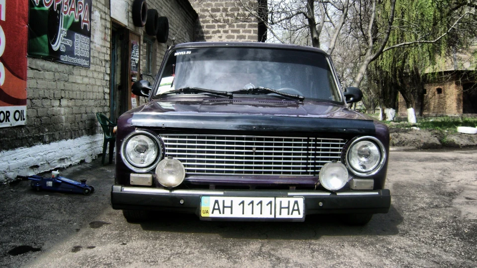 Lada 2102 Баклажанка