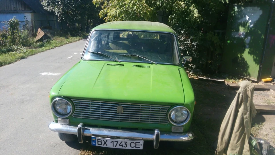 Lada 2102 Green Candy 3