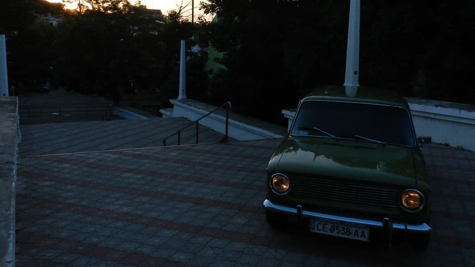 Lada 2102 low 4
