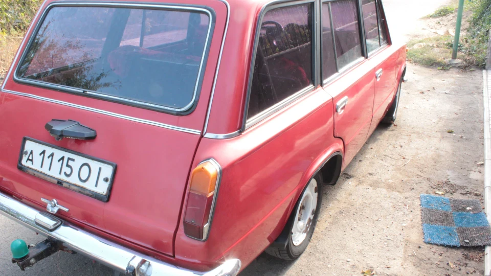 Lada 2102 REd Bull 3