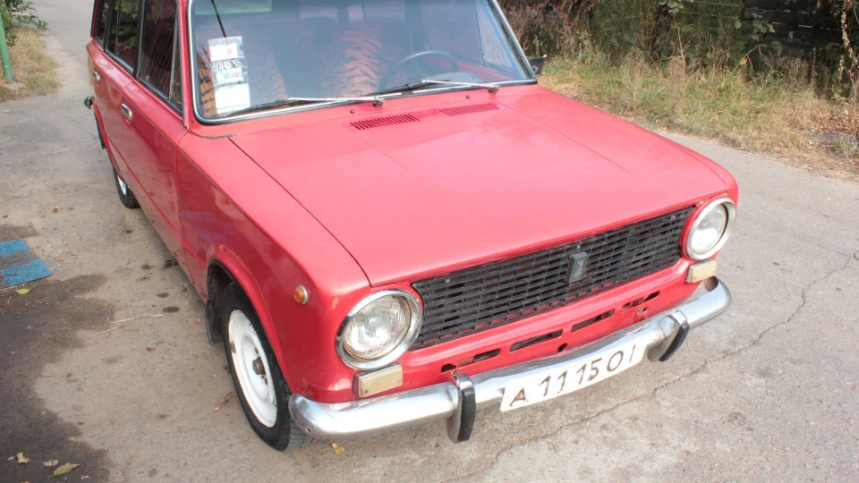 Lada 2102 REd Bull 5