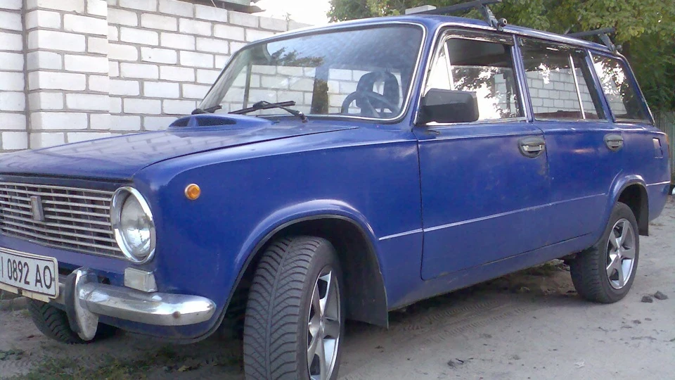 Lada 2102 Vagon. 2