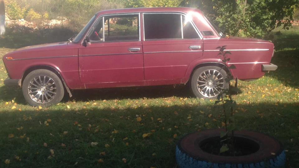 Lada 2103 4