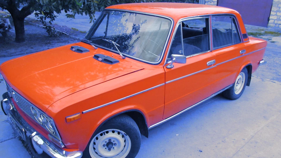 Lada 2103 2