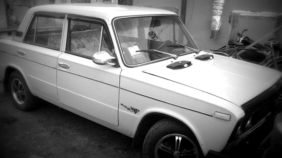 Lada 2103 4
