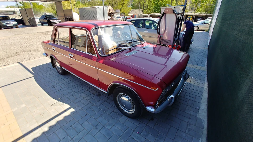 Lada 2103 3