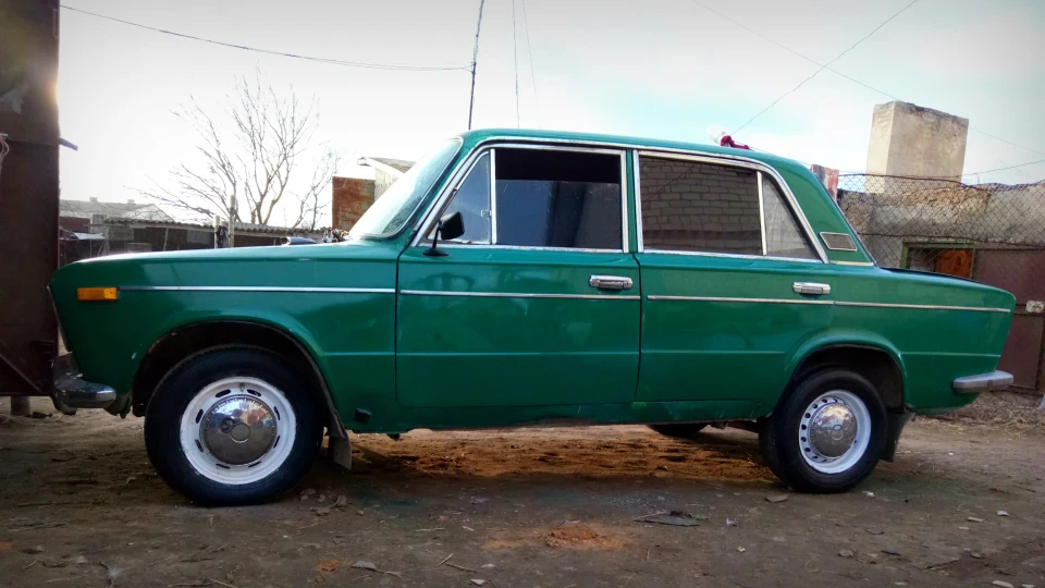 Lada 2103 2