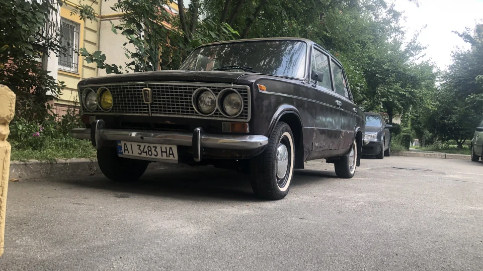Lada 2103 4