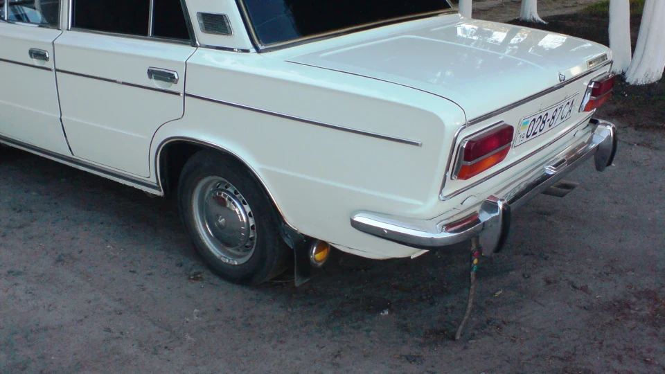 Lada 2103 4