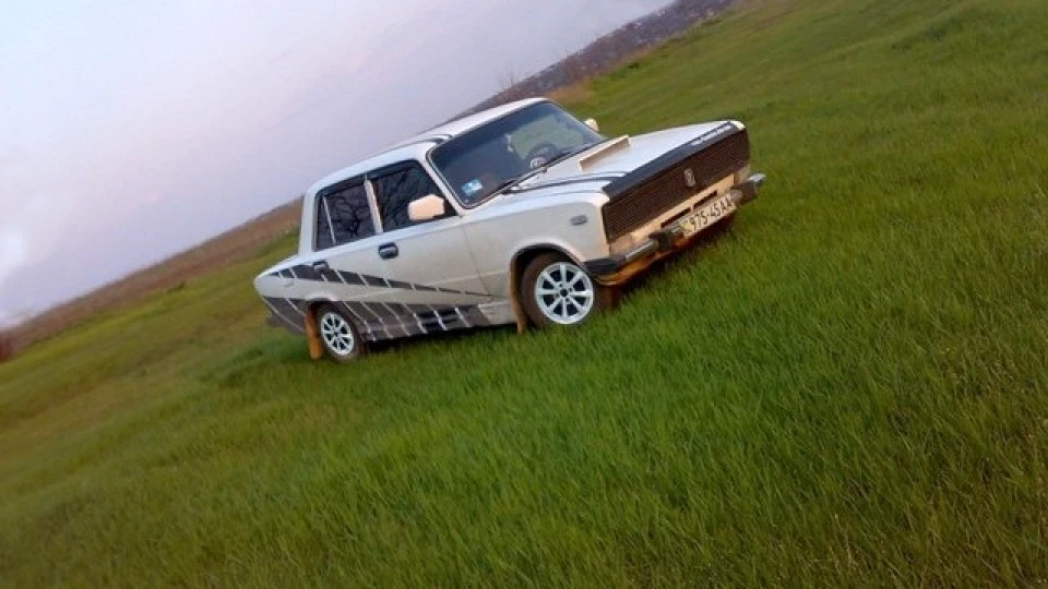 Lada 2103