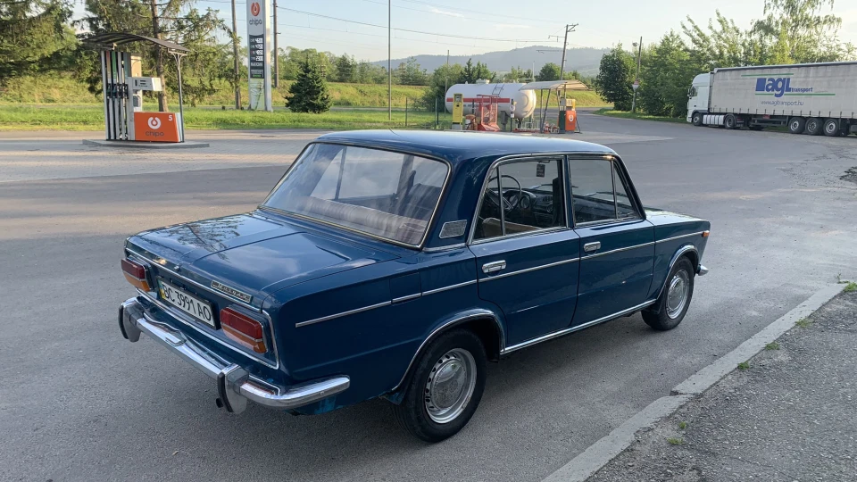 Lada 2103 5