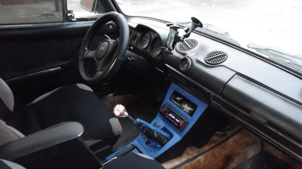 Lada 2103 5
