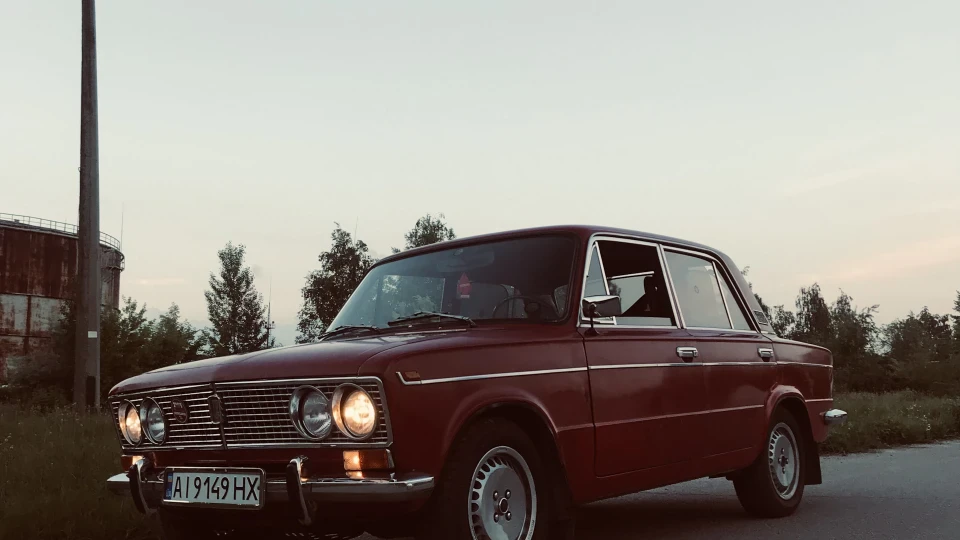 Lada 2103 4