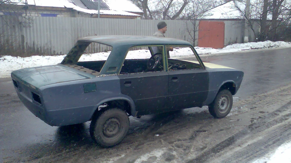 Lada 2103 4