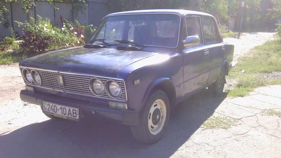 Lada 2103 4