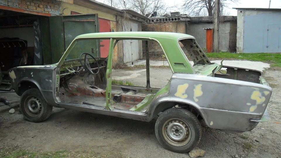 Lada 2103 3