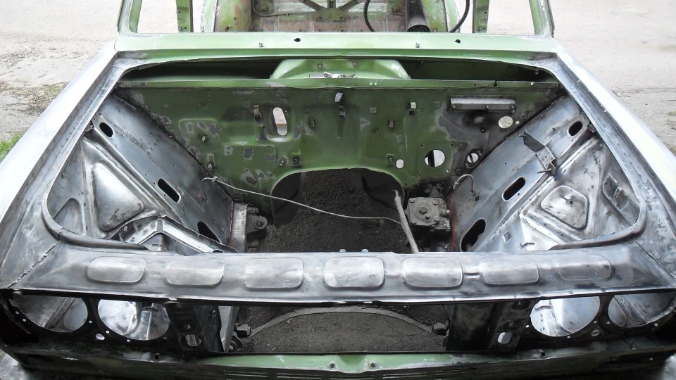 Lada 2103 4