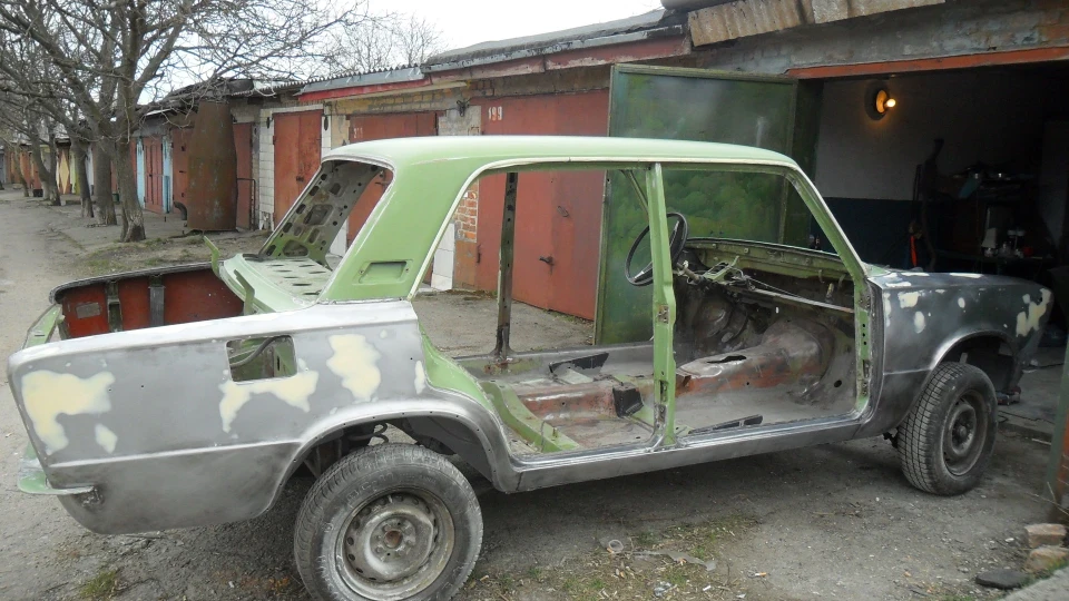 Lada 2103 5