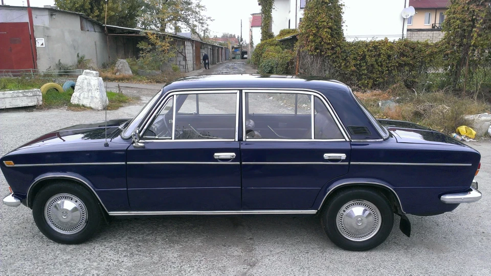 Lada 2103 3