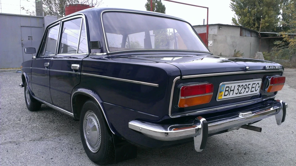Lada 2103 4