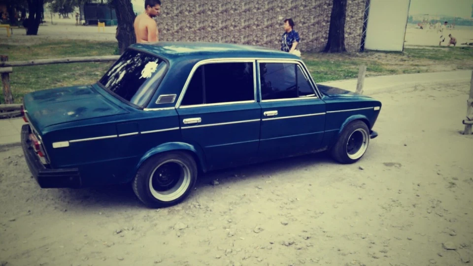 Lada 2103 4