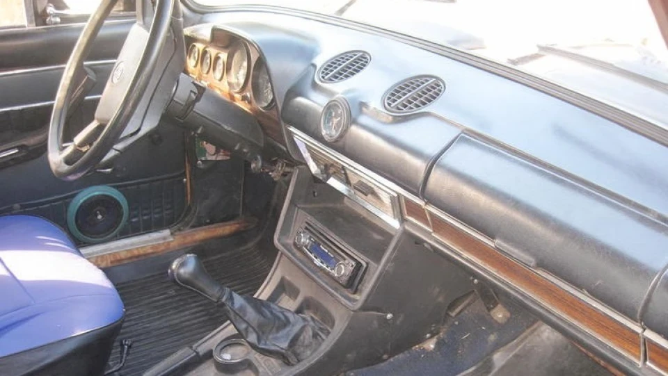 Lada 2103 5