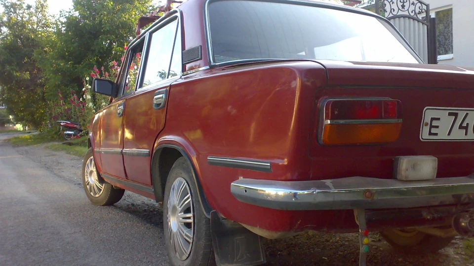 Lada 2103 3