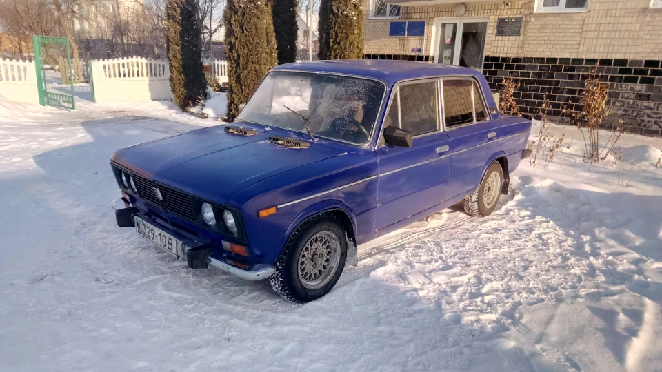 Lada 2103 4