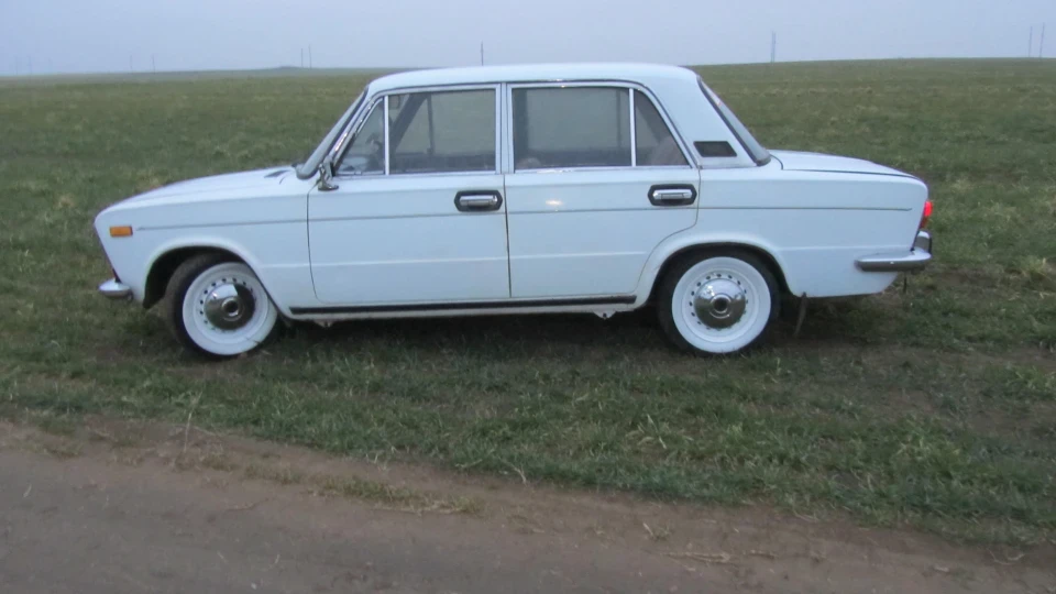 Lada 2103 4