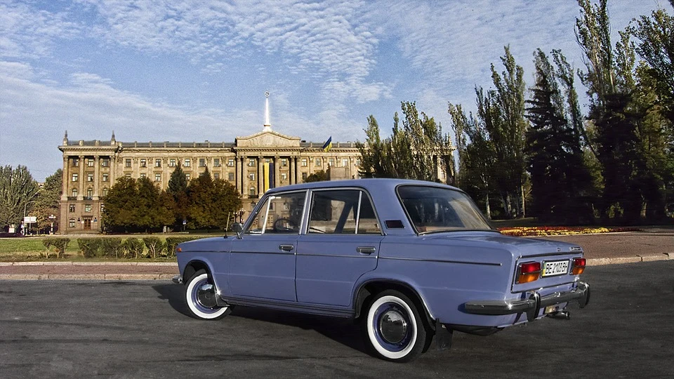 Lada 2103 4