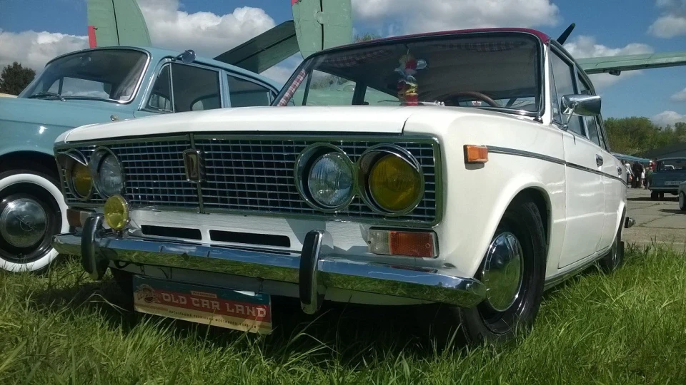 Lada 2103 4
