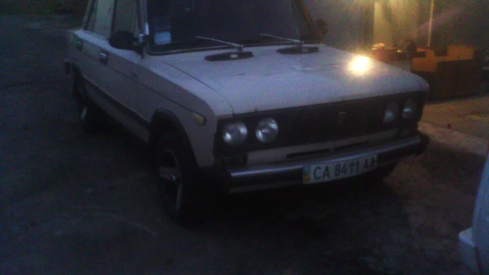 Lada 2103 4