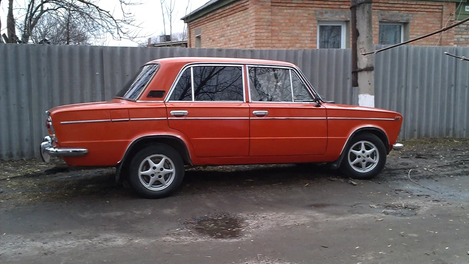 Lada 2103 2
