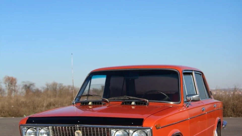 Lada 2103 4