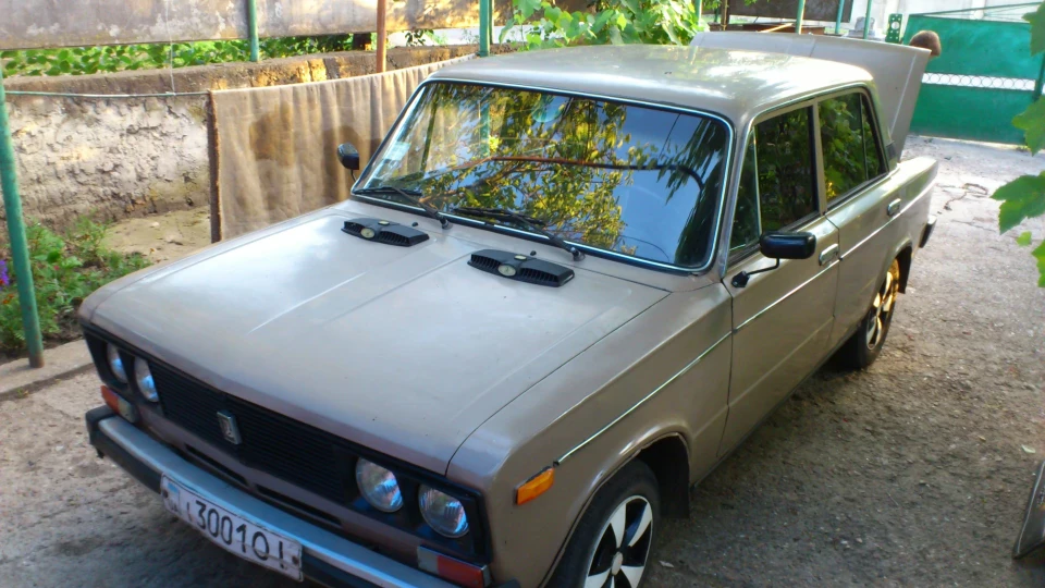 Lada 2103 4