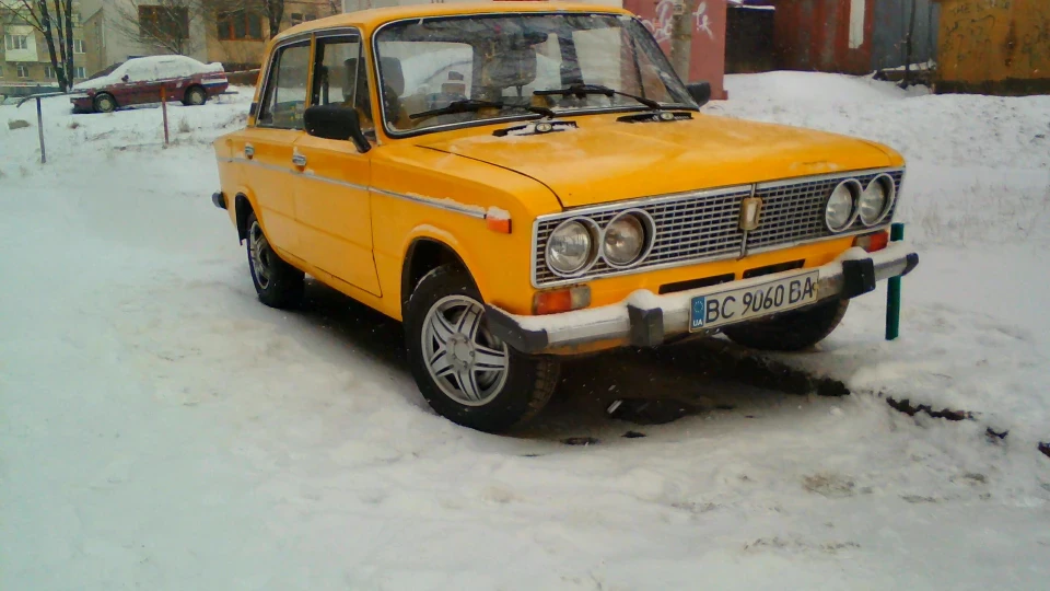 Lada 2103 4