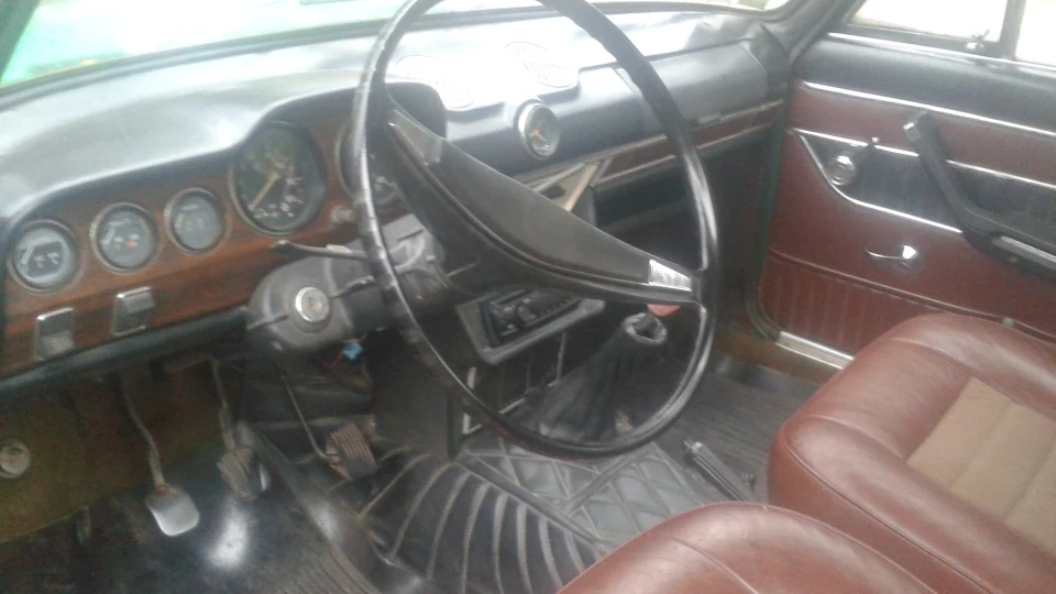 Lada 2103 4