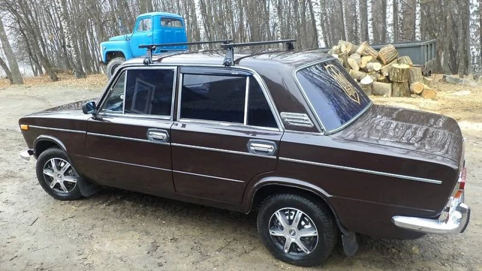 Lada 2103 3