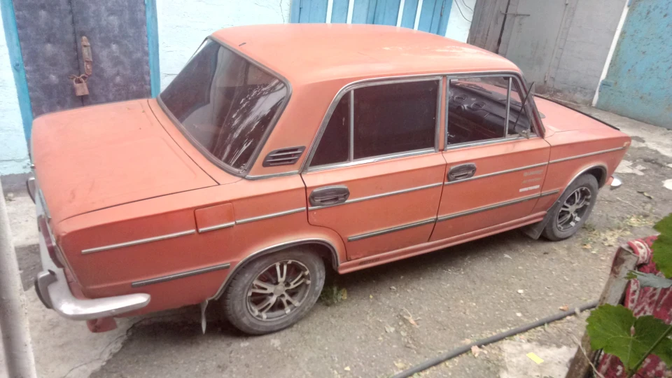 Lada 2103 2