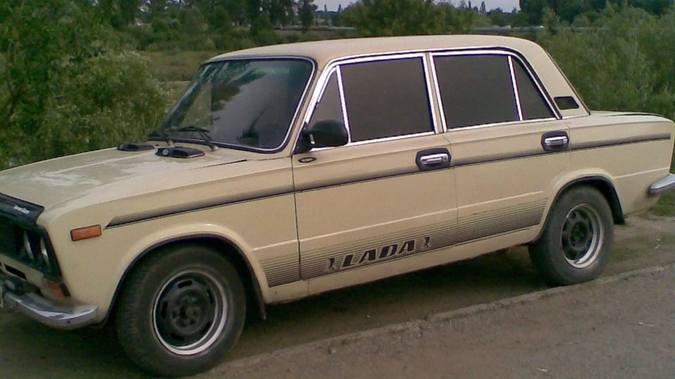 Lada 2103 4