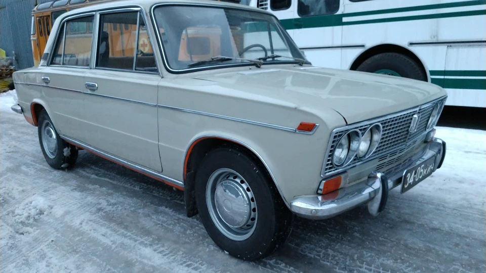 Lada 2103