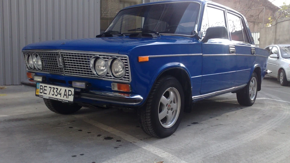 Lada 2103 4