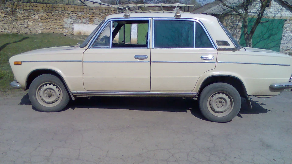 Lada 2103 5