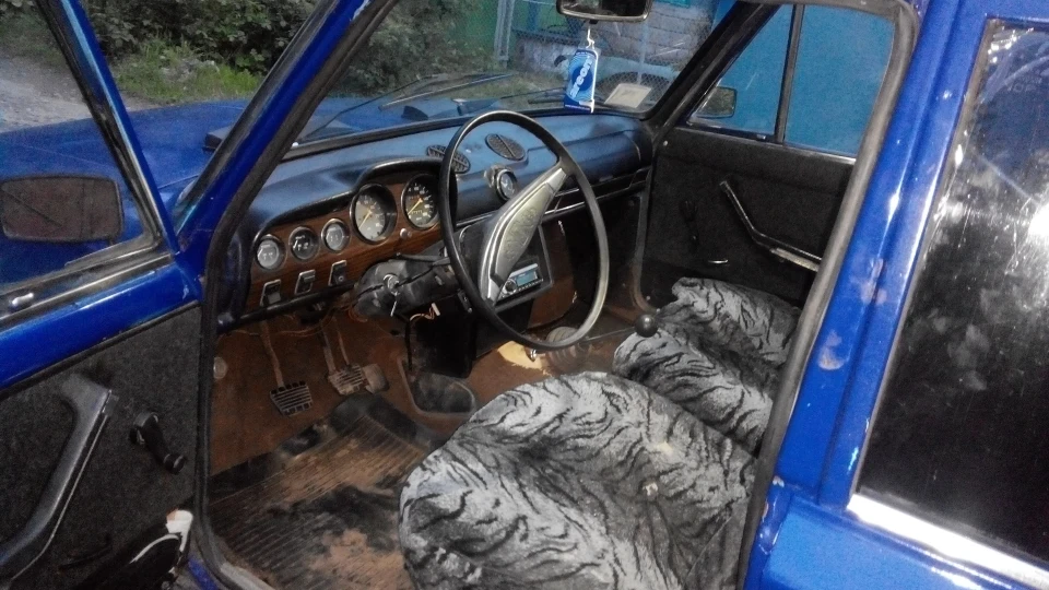 Lada 2103 4
