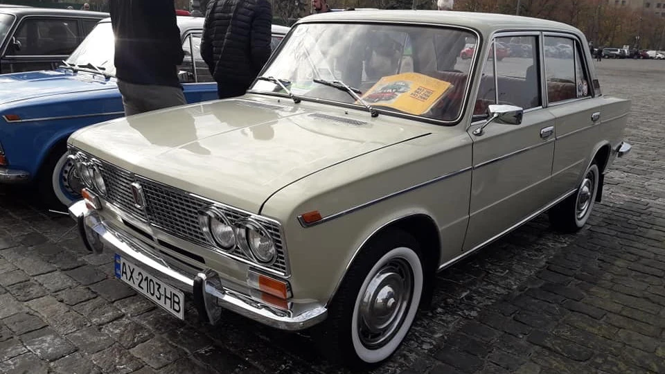 Lada 2103 2