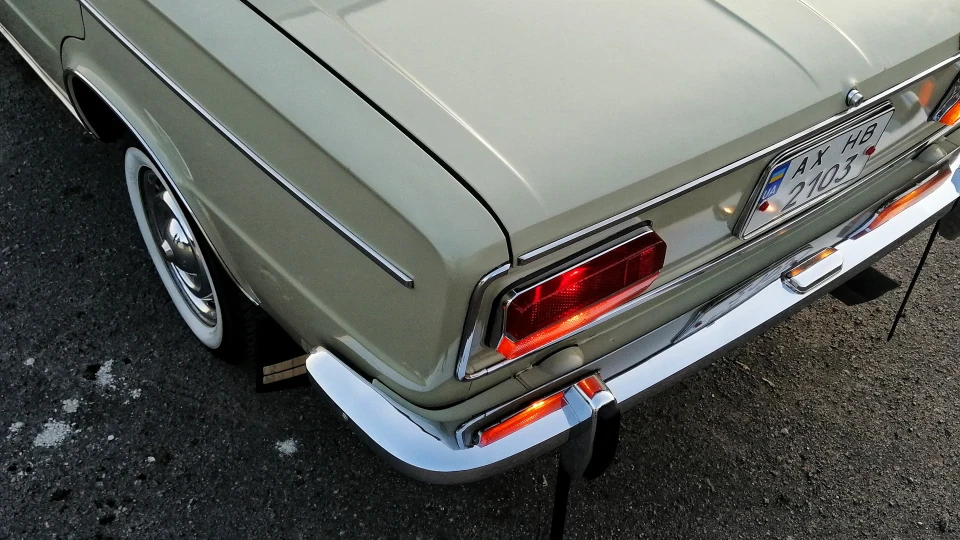 Lada 2103 4
